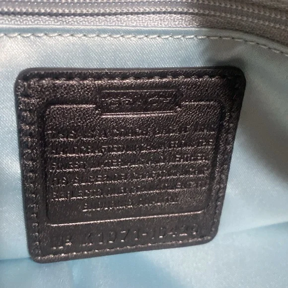 NWOT Coach Colette Black Signature shoulder bag - Picture 7 of 8